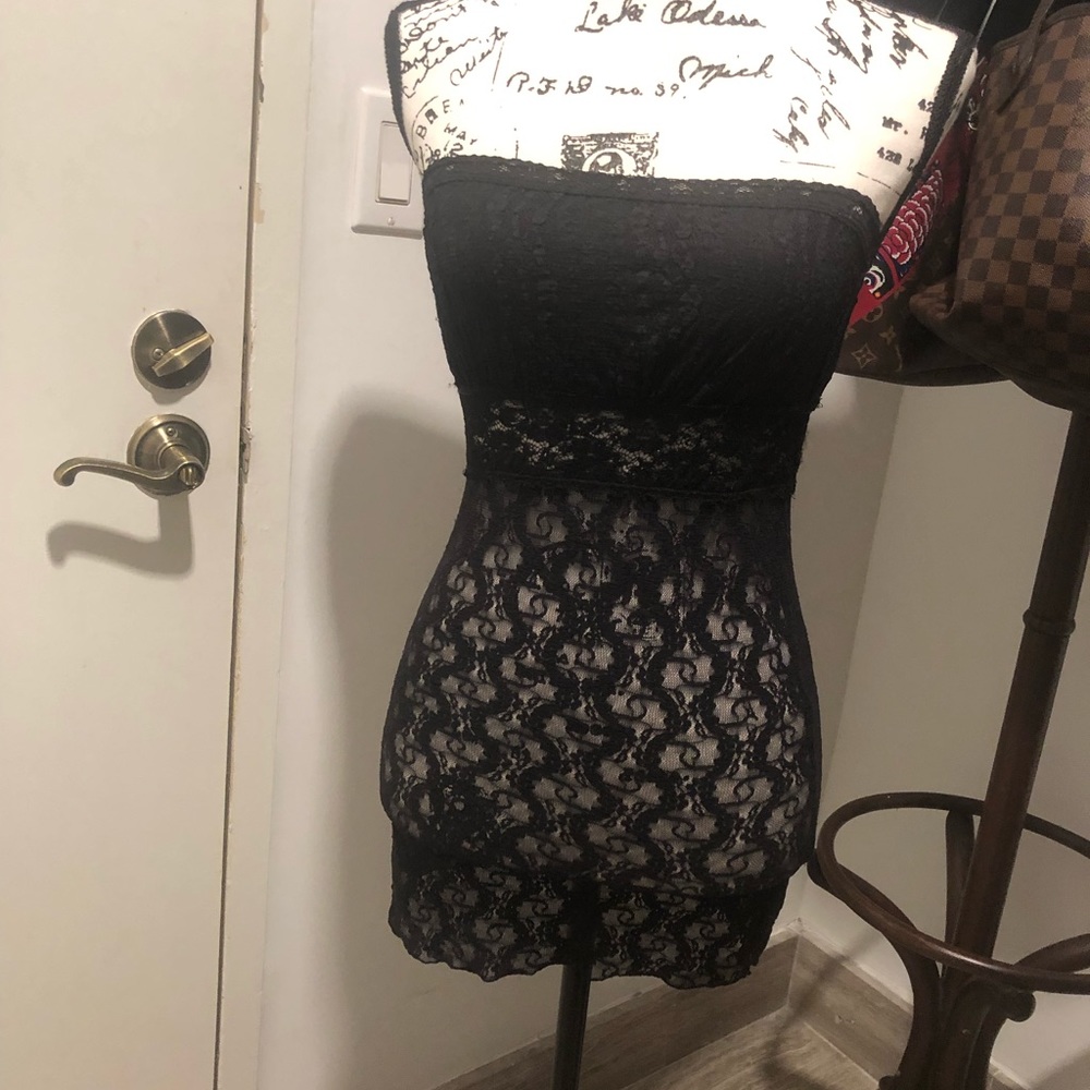 Black Lace BCBG MAXAZRIA tube top